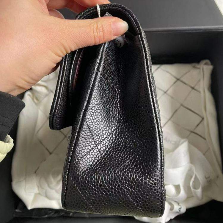 Pre Owned Chanel Black Silver Caviar Leather Medium Bag