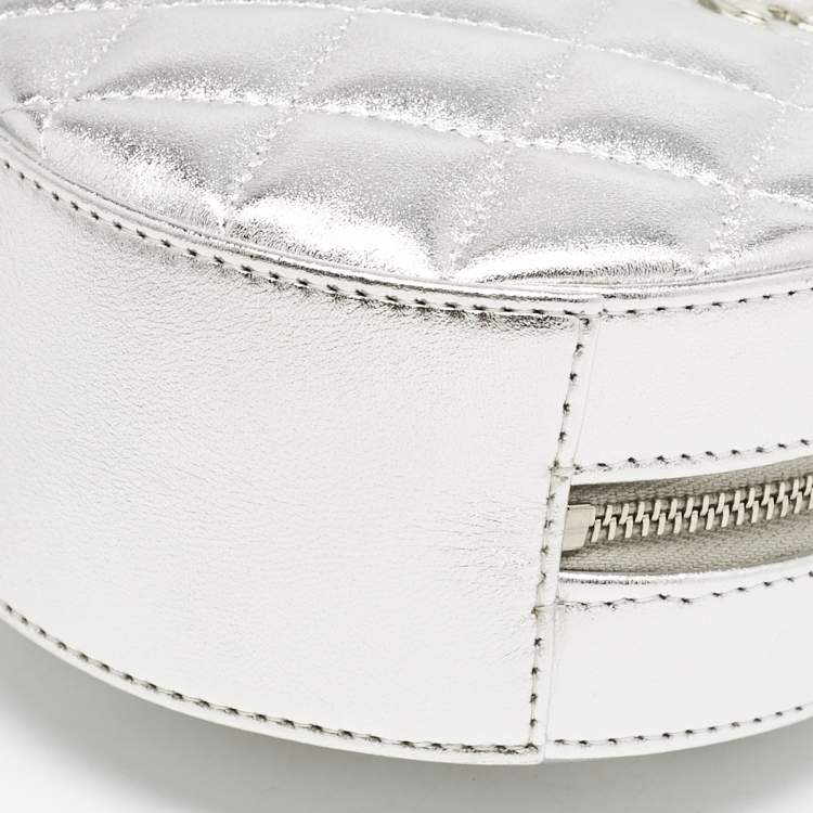Pre Owned Chanel Silver Quilted Leather Round Bracelet Clutch