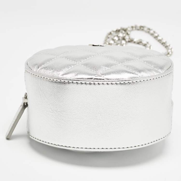 Pre Owned Chanel Silver Quilted Leather Round Bracelet Clutch