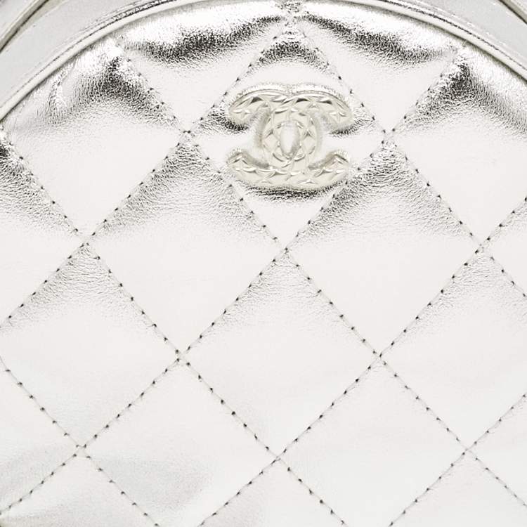 Pre Owned Chanel Silver Quilted Leather Round Bracelet Clutch
