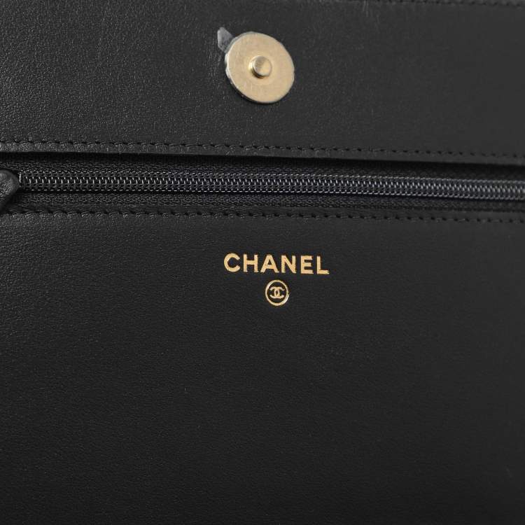 Pre Owned Chanel Black Quilted Caviar Leather Boy Wallet On Chain