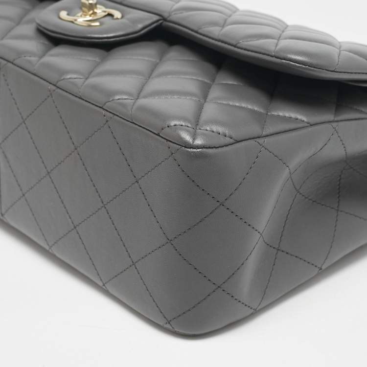 مملوكة مسبقًا Chanel Grey Quilted Leather Jumbo Classic Double Flap Bag