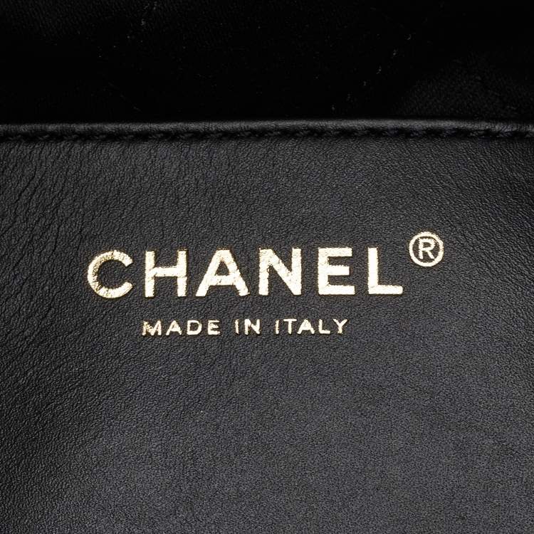 Pre Owned Chanel Black Quilted Leather Mini 22 Chain Bag