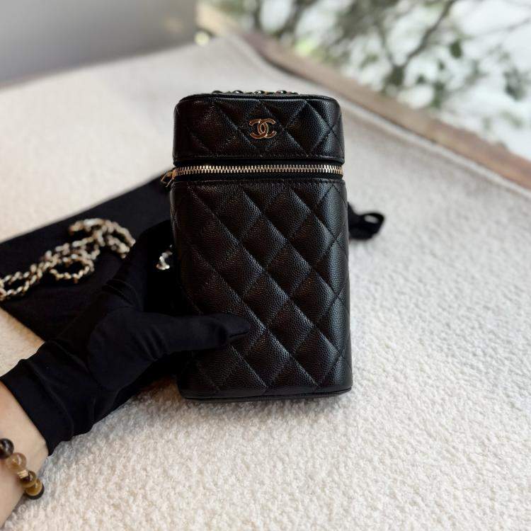 مملوكة مسبقًا Chanel CC Vanity Black Leather Verical Phone Holder with Chain
