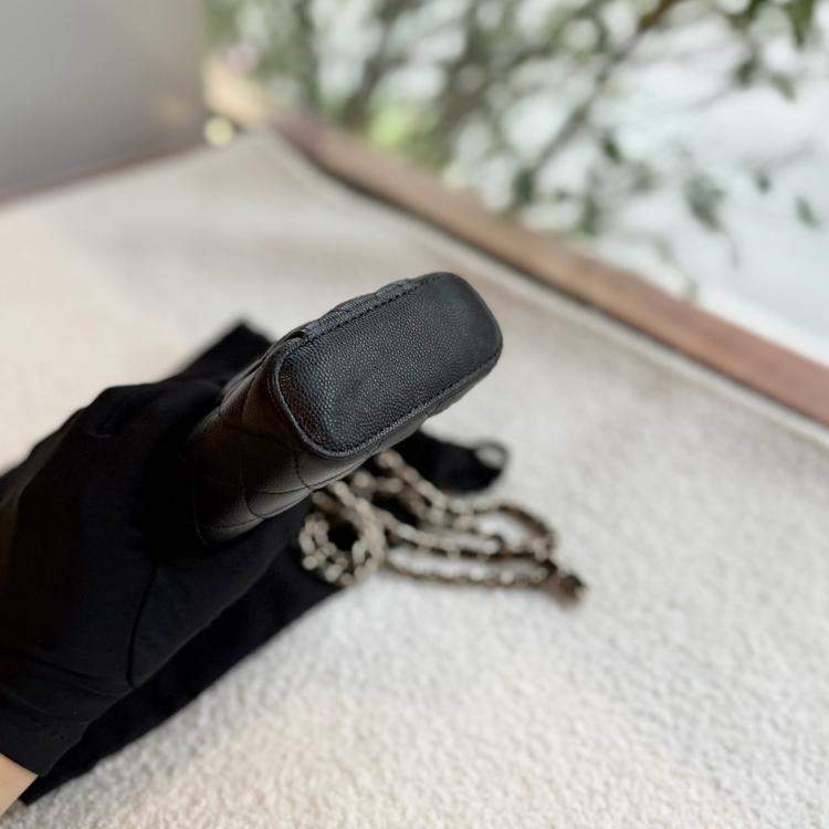 مملوكة مسبقًا Chanel CC Vanity Black Leather Verical Phone Holder with Chain