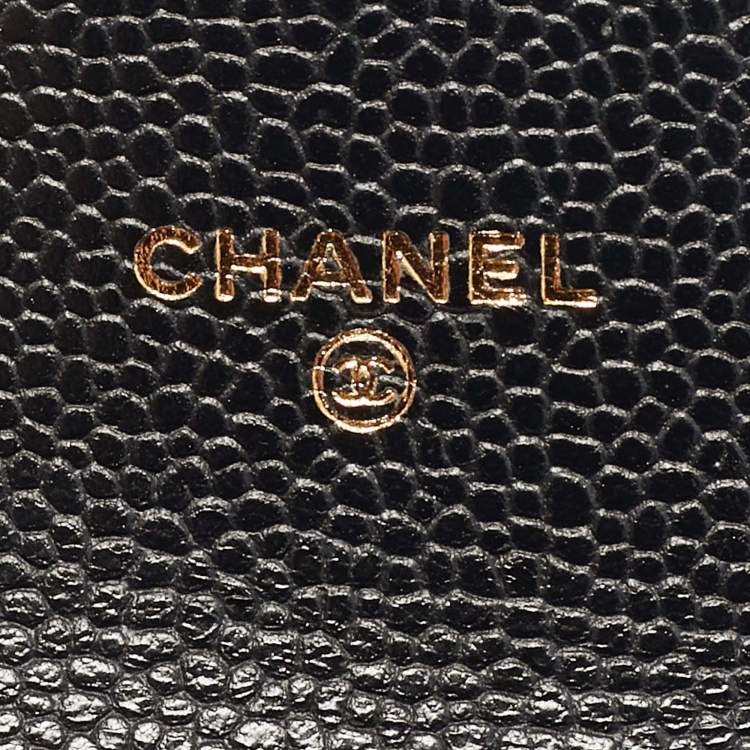 مملوكة مسبقًا Chanel Black Quilted Caviar Leather Classic Flap Card Holder