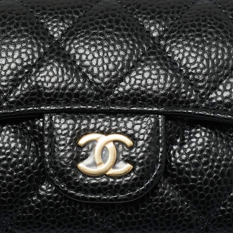 مملوكة مسبقًا Chanel Black Quilted Caviar Leather Classic Flap Card Holder