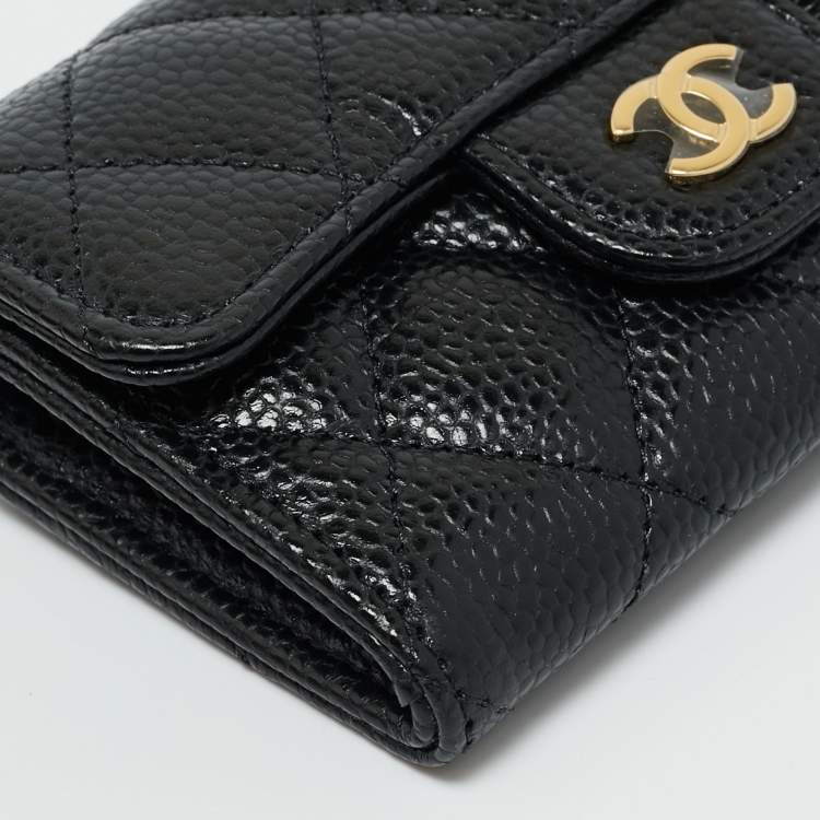 مملوكة مسبقًا Chanel Black Quilted Caviar Leather Classic Flap Card Holder