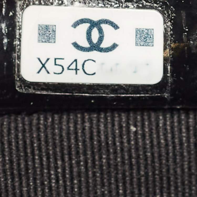 Pre Owned Chanel Black Quilted Caviar Leather Mini Round Hobo