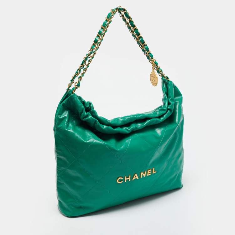 Pre Owned Chanel Green Quilted Leather Medium 22 Chain Bag