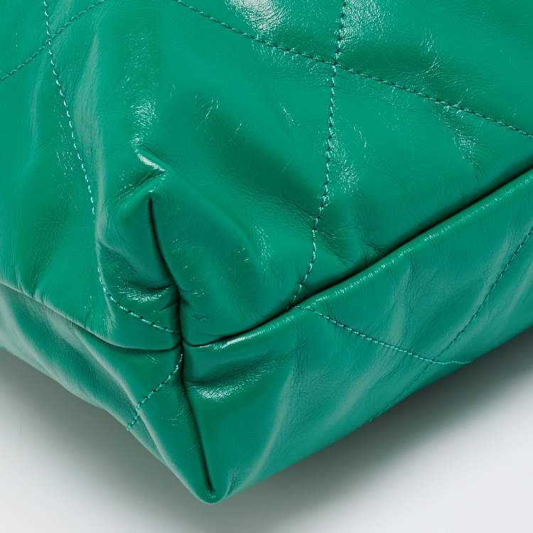 Pre Owned Chanel Green Quilted Leather Medium 22 Chain Bag
