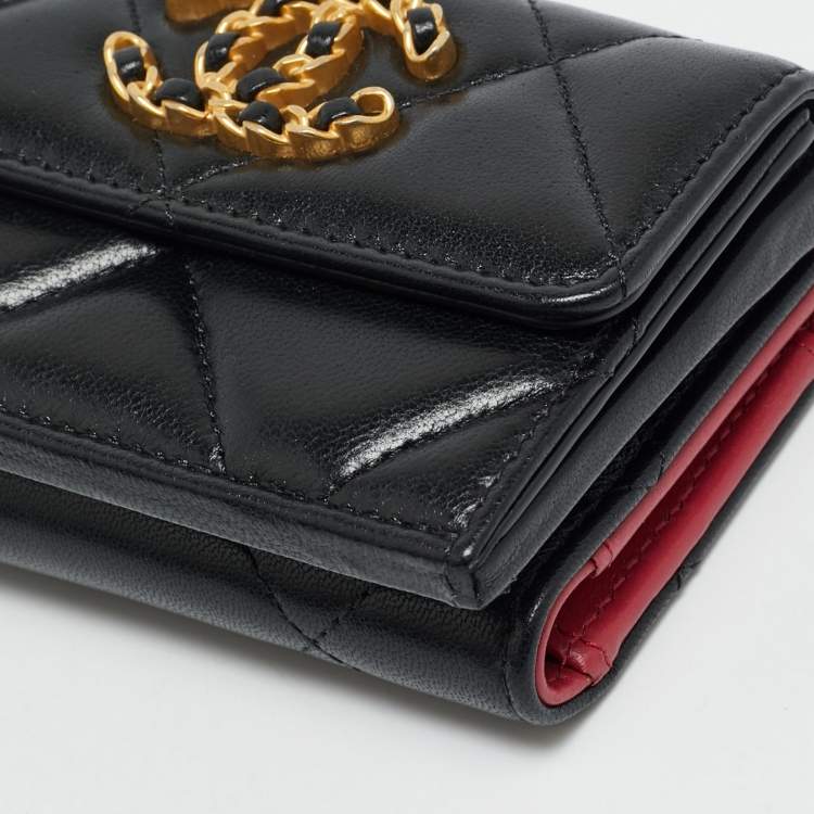 Pre Owned Chanel 19 Black Quilted Leather Trifold Wallet