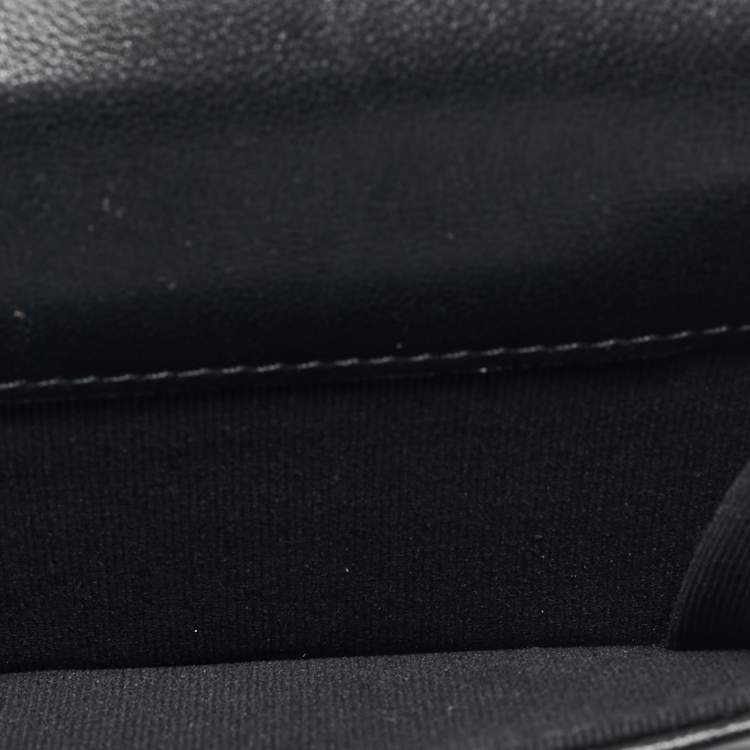 Pre Owned Chanel 19 Black Quilted Leather Trifold Wallet