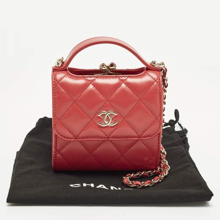 Pre Owned Chanel Red Quilted Leather Kiss Lock Chain Clutch