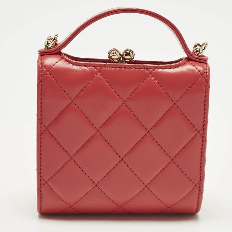 Pre Owned Chanel Red Quilted Leather Kiss Lock Chain Clutch