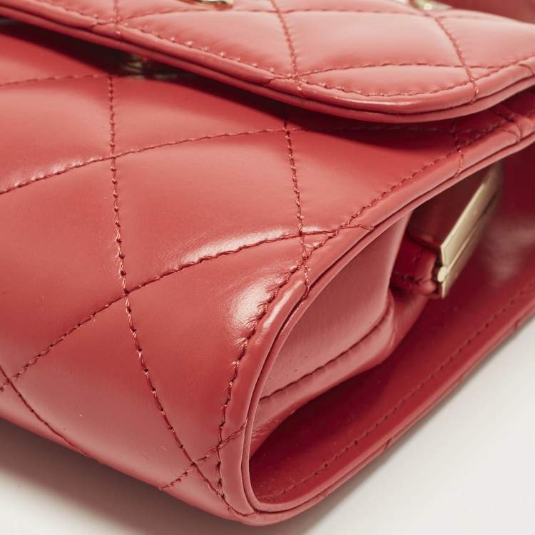 Pre Owned Chanel Red Quilted Leather Kiss Lock Chain Clutch