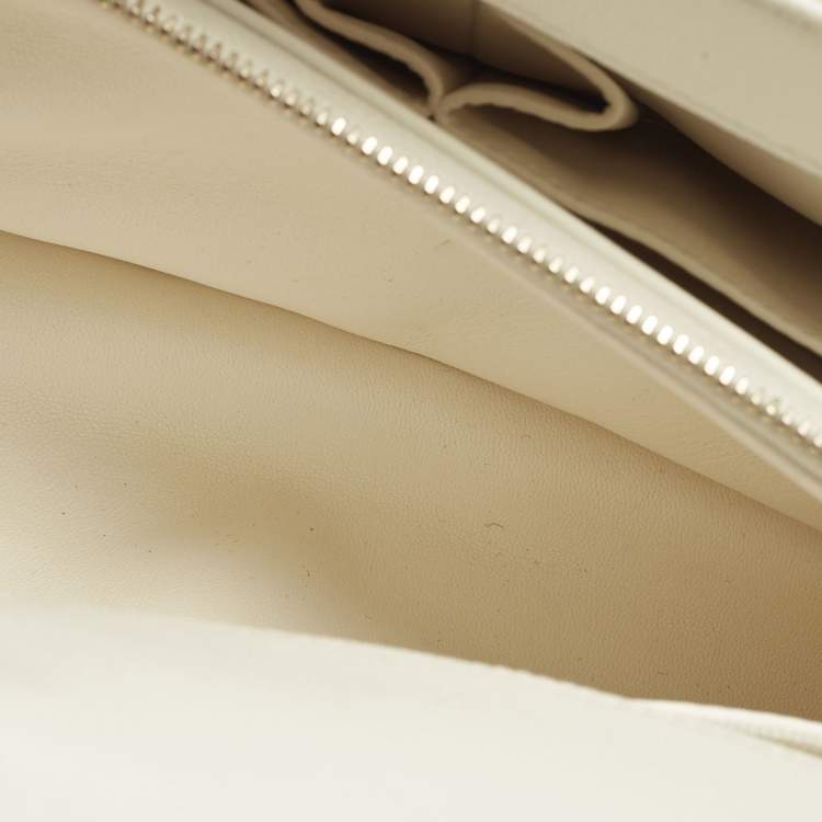 Pre Owned Chanel Coco Handle Medium White Quilted Caviar Leather Top Handle Bag