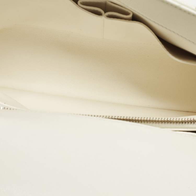 Pre Owned Chanel Coco Handle Medium White Quilted Caviar Leather Top Handle Bag