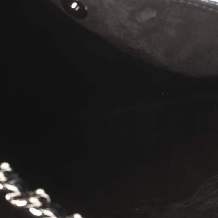 Pre Owned Chanel Black Crumpled Patent Leather Droplet Bag