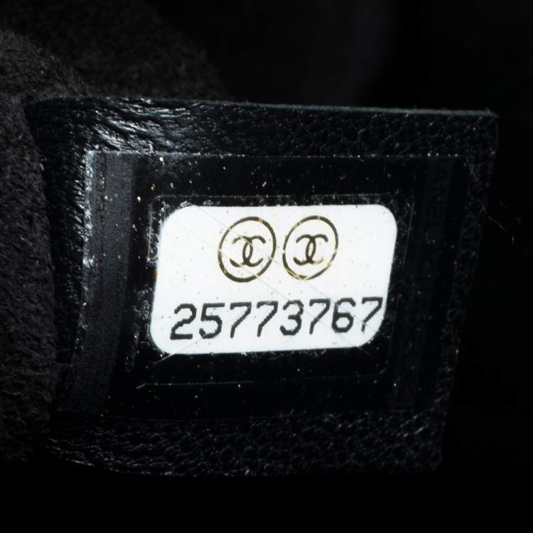 Pre Owned Chanel Black Crumpled Patent Leather Droplet Bag