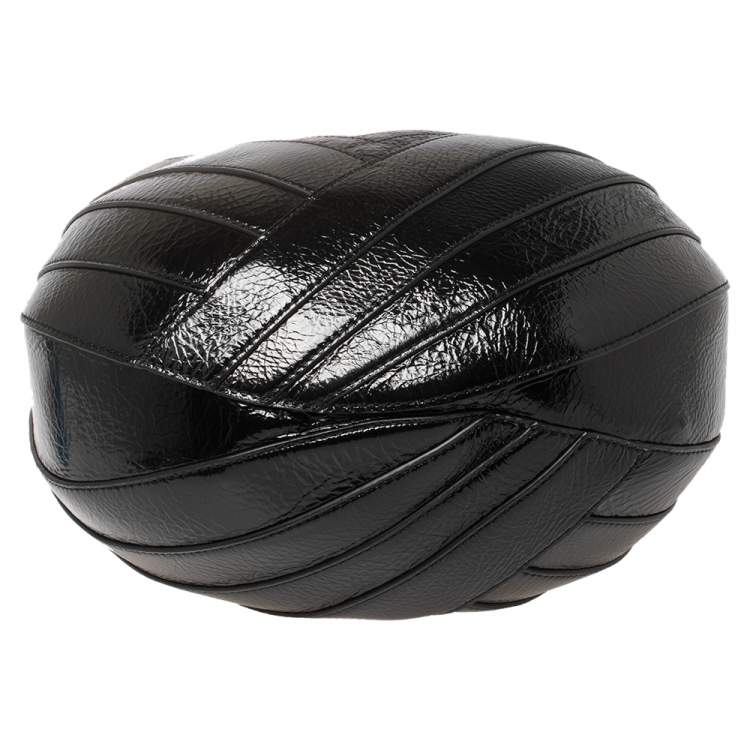 Pre Owned Chanel Black Crumpled Patent Leather Droplet Bag