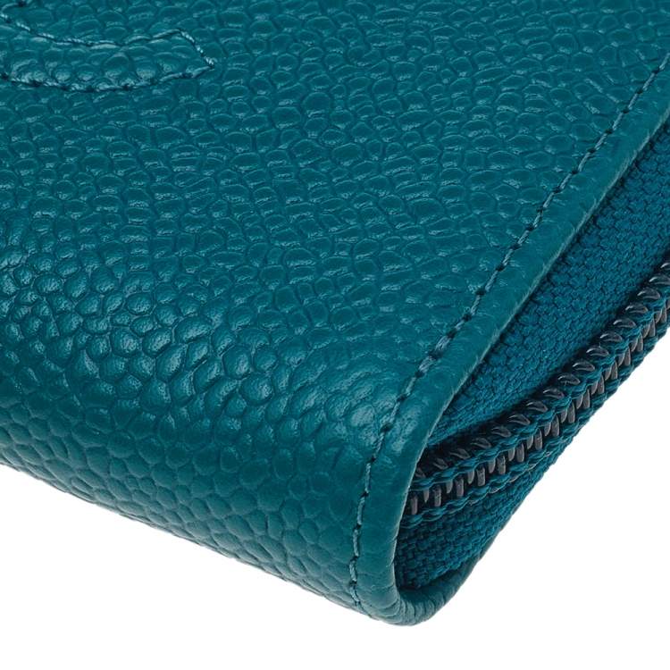 Pre Owned Chanel Green Caviar Leather Zip Around Card Holder