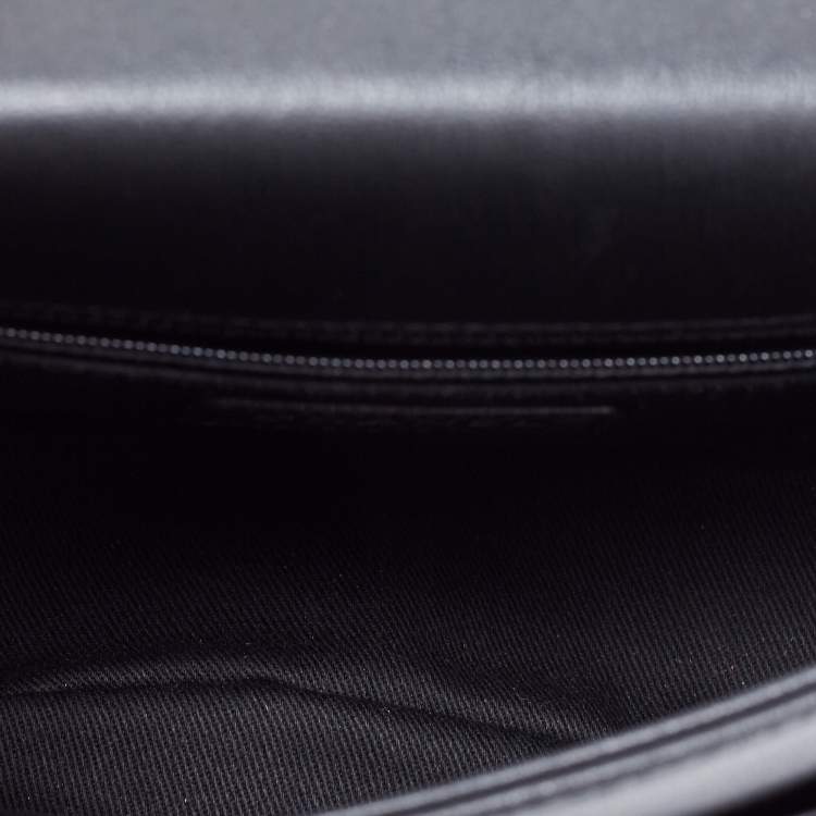 مملوكة مسبقًا Chanel  Black Leather Embellished Flap Saddle Bag