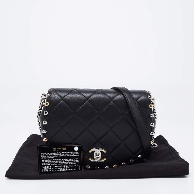 مملوكة مسبقًا Chanel  Black Leather Embellished Flap Saddle Bag