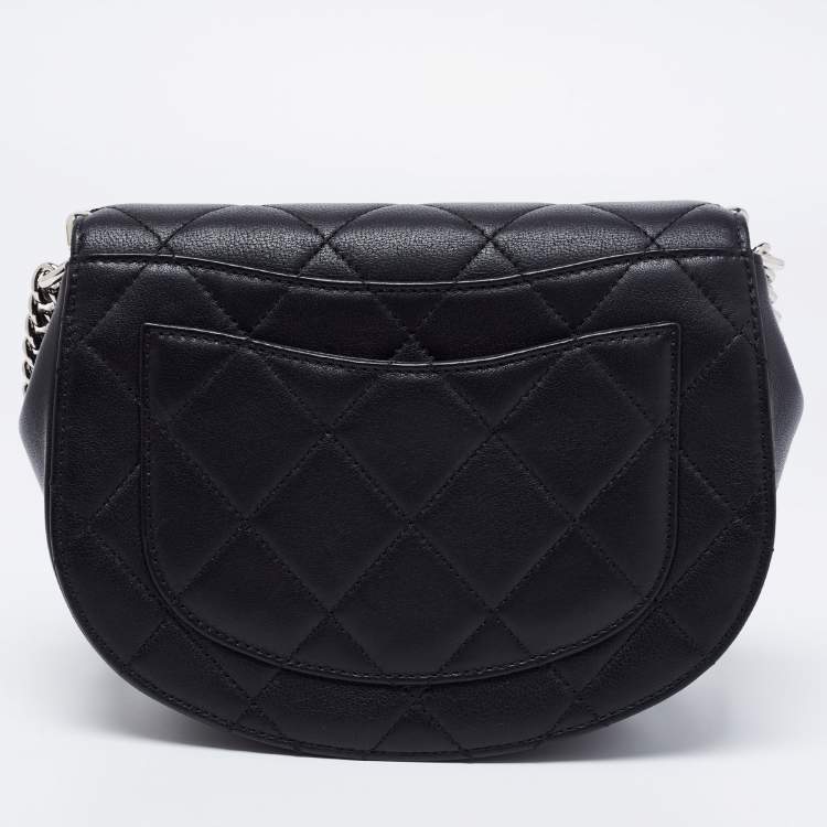 مملوكة مسبقًا Chanel  Black Leather Embellished Flap Saddle Bag
