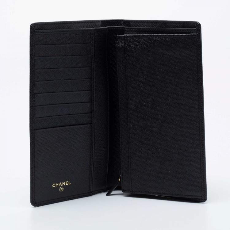 Vintage Bi-Fold Wallet in Caviar Leather, Gold Hardware