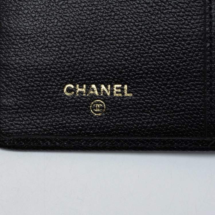 مملوكة مسبقًا Chanel Black Leather Vintage CC Long Bifold Wallet