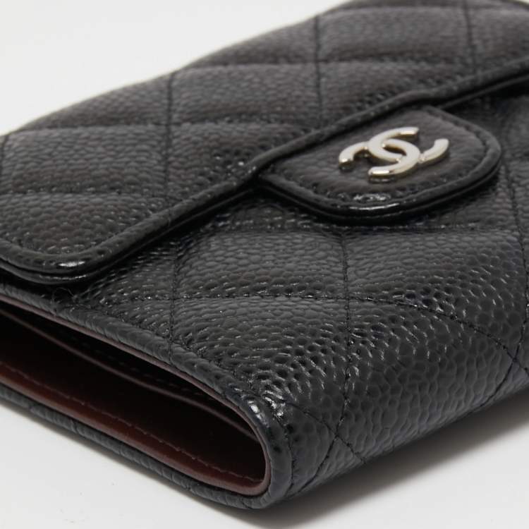 مملوكة مسبقًا Chanel Black Quilted Caviar Leather Classic Trifold Flap Wallet