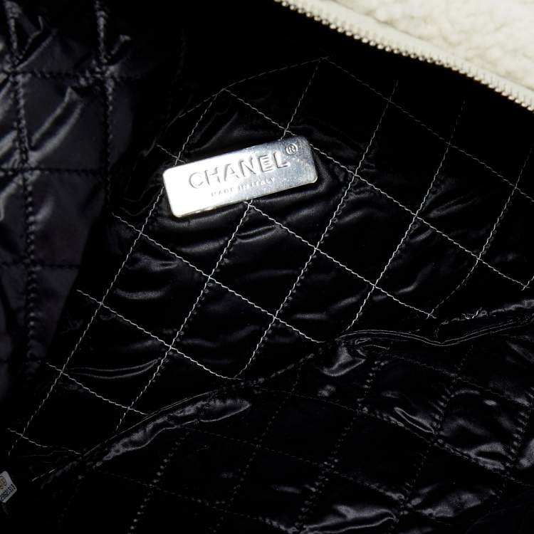 Pre Owned Chanel Off White Shearling and Tweed Coco Belt Bag