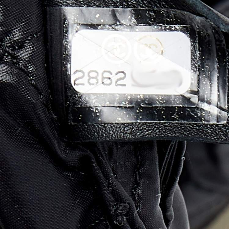 Pre Owned Chanel Off White Shearling and Tweed Coco Belt Bag