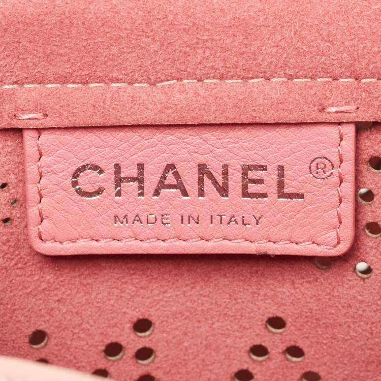 Pre Owned Chanel Pink Leather Eyelet Waist Bag
