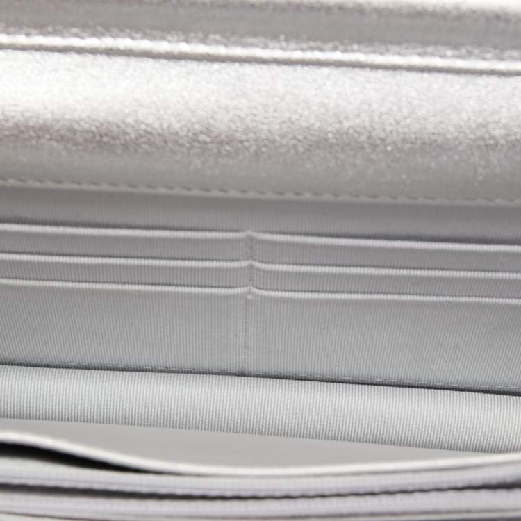 Pre Owned Chanel Silver Quilted Patent Leather CC Wallet on Chain
