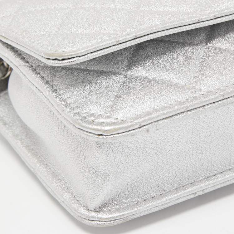 Pre Owned Chanel Silver Quilted Patent Leather CC Wallet on Chain