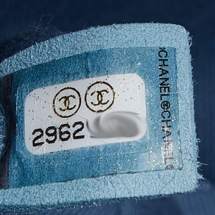 Pre Owned Chanel Blue Distressed Quilted Denim Medium Single Flap Bag