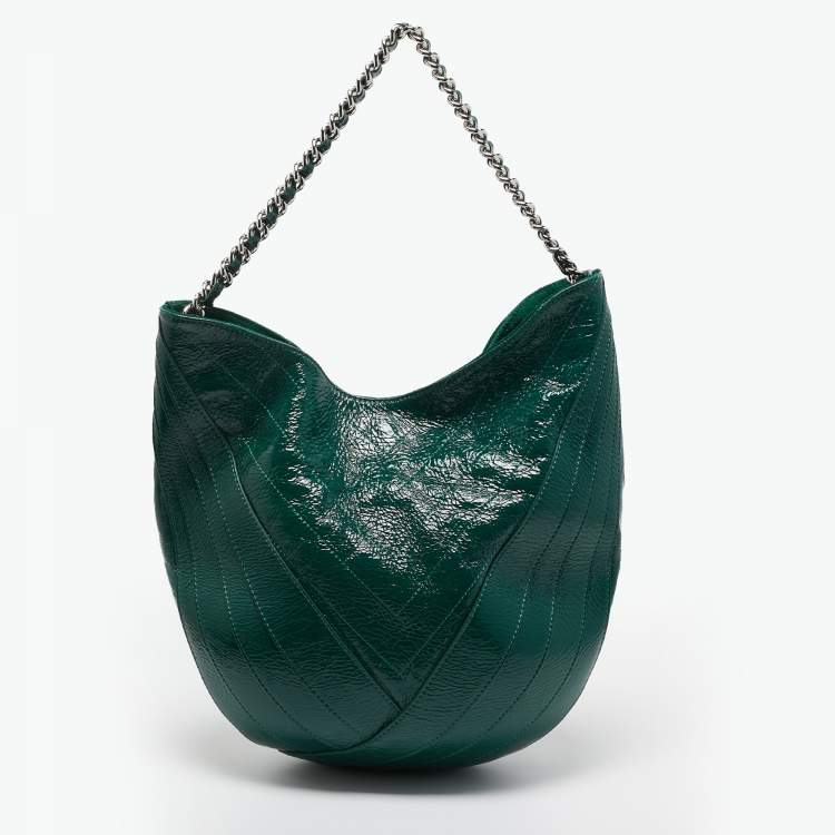 Pre Owned Chanel Green Crumpled Patent Leather Droplet Bag