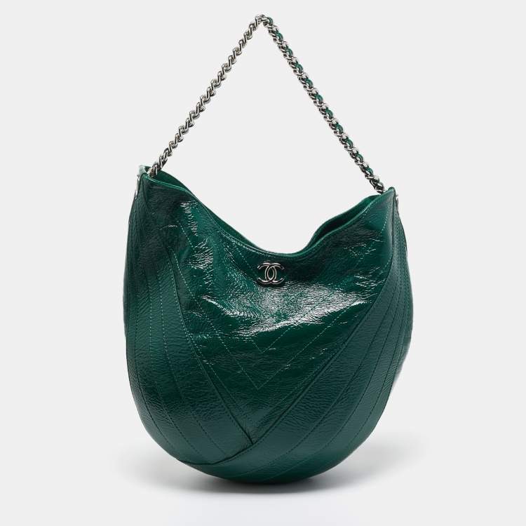 Pre Owned Chanel Green Crumpled Patent Leather Droplet Bag