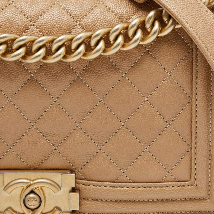 مملوكة مسبقًا Chanel Beige Quilted Caviar Leather Medium Boy Flap Bag