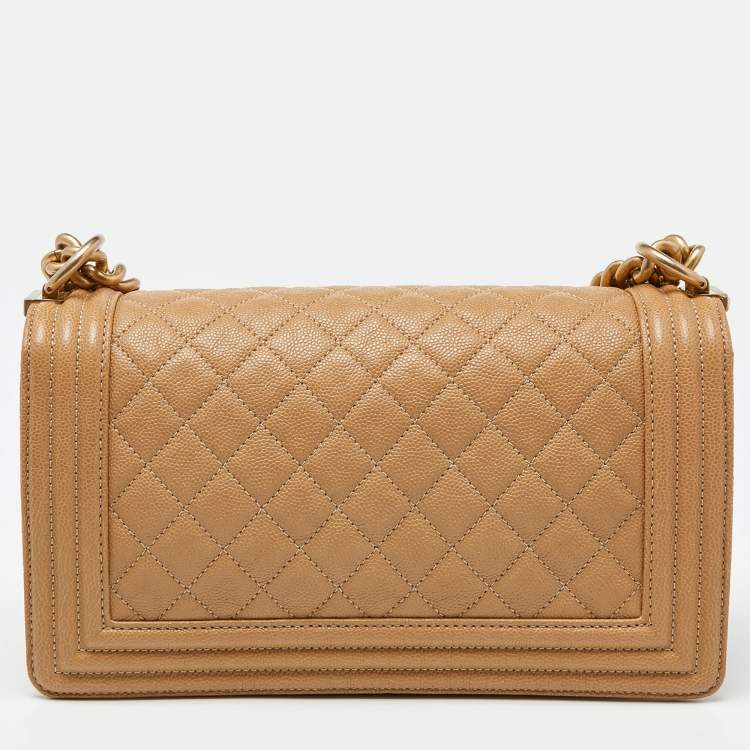 مملوكة مسبقًا Chanel Beige Quilted Caviar Leather Medium Boy Flap Bag