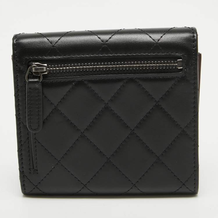 Pre Owned Chanel Black Quilted Leather CC Trifold Wallet
