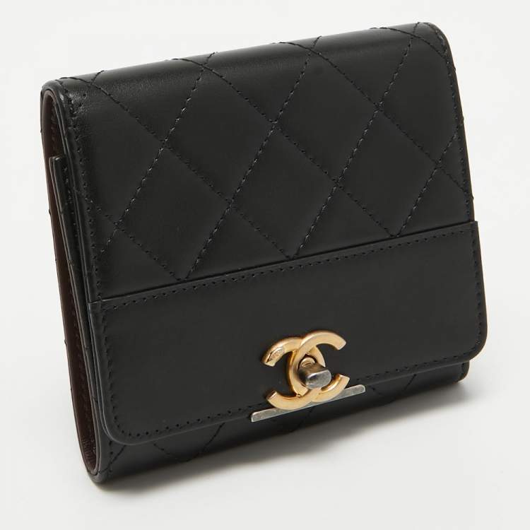 Pre Owned Chanel Black Quilted Leather CC Trifold Wallet