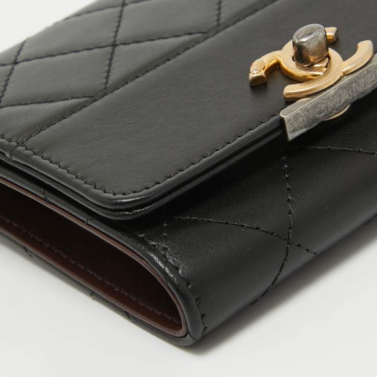 Pre Owned Chanel Black Quilted Leather CC Trifold Wallet