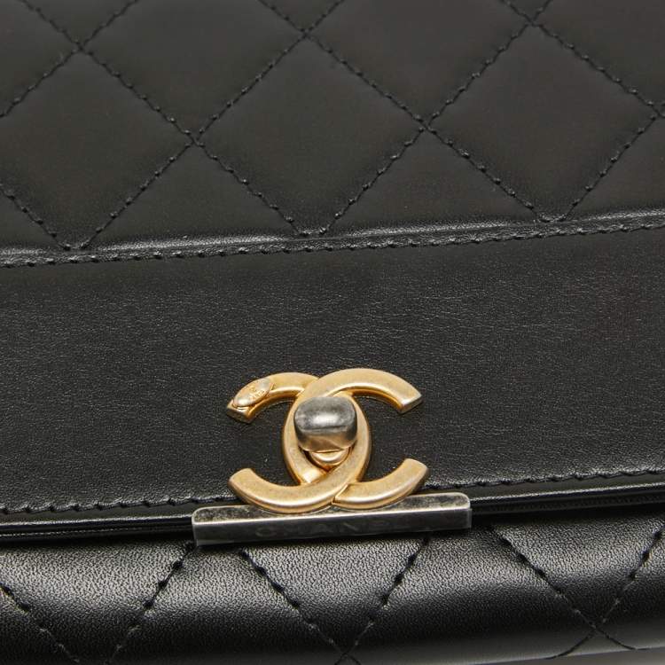 Pre Owned Chanel Black Quilted Leather CC Trifold Wallet