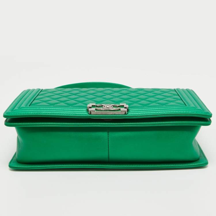 Pre Owned Chanel Metallic Green Quilted Leather New Medium Boy Bag