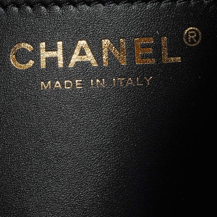 Pre Owned Chanel Black Quilted Leather Mini 22 Chain Bag