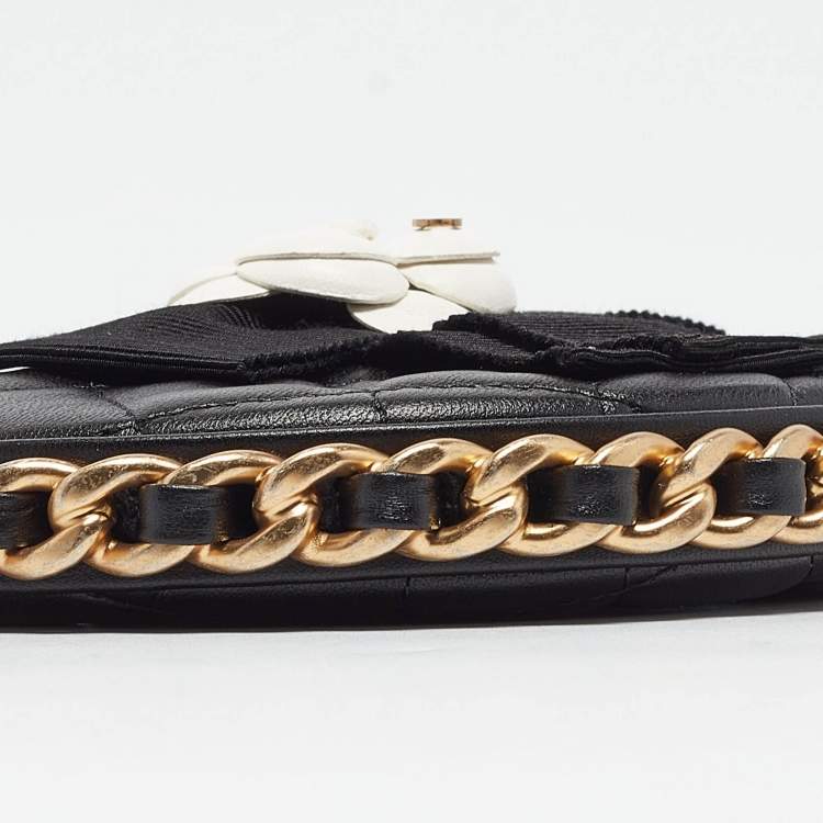 Pre Owned Chanel Black Quilted Leather Mini Round Camellia Clutch