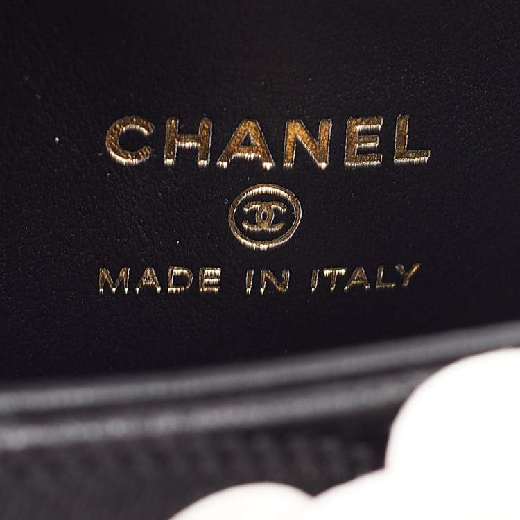 Pre Owned Chanel Black Quilted Leather Mini Round Camellia Clutch